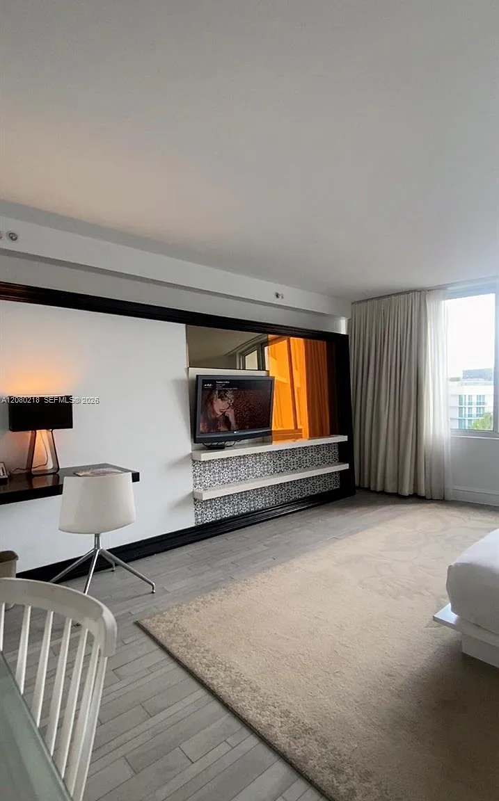 1100 West Condo — Photo 4