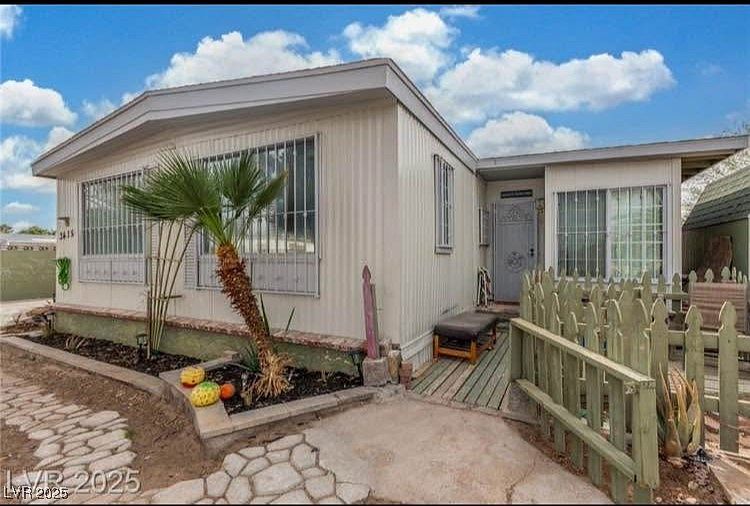 1st image of 3415 Encina Dr