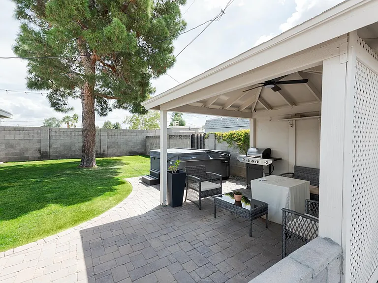 2237 E Hillery Dr — Photo 19