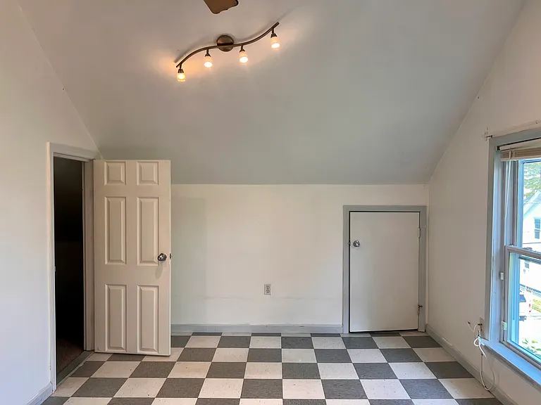 110 Pleasant St #3 — Photo 13