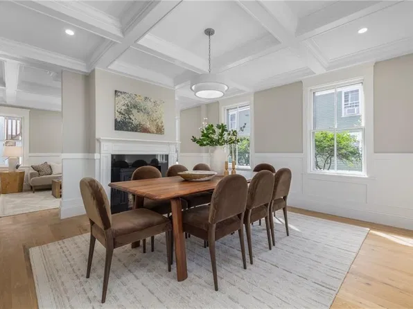 216 Spring St, Newport, RI 02840