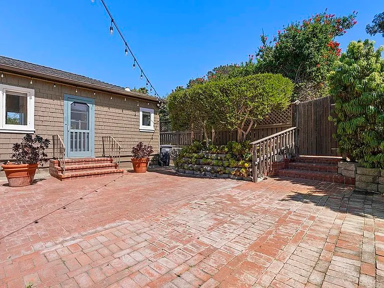 1654 Camino Del Mar #UPPER — Photo 60