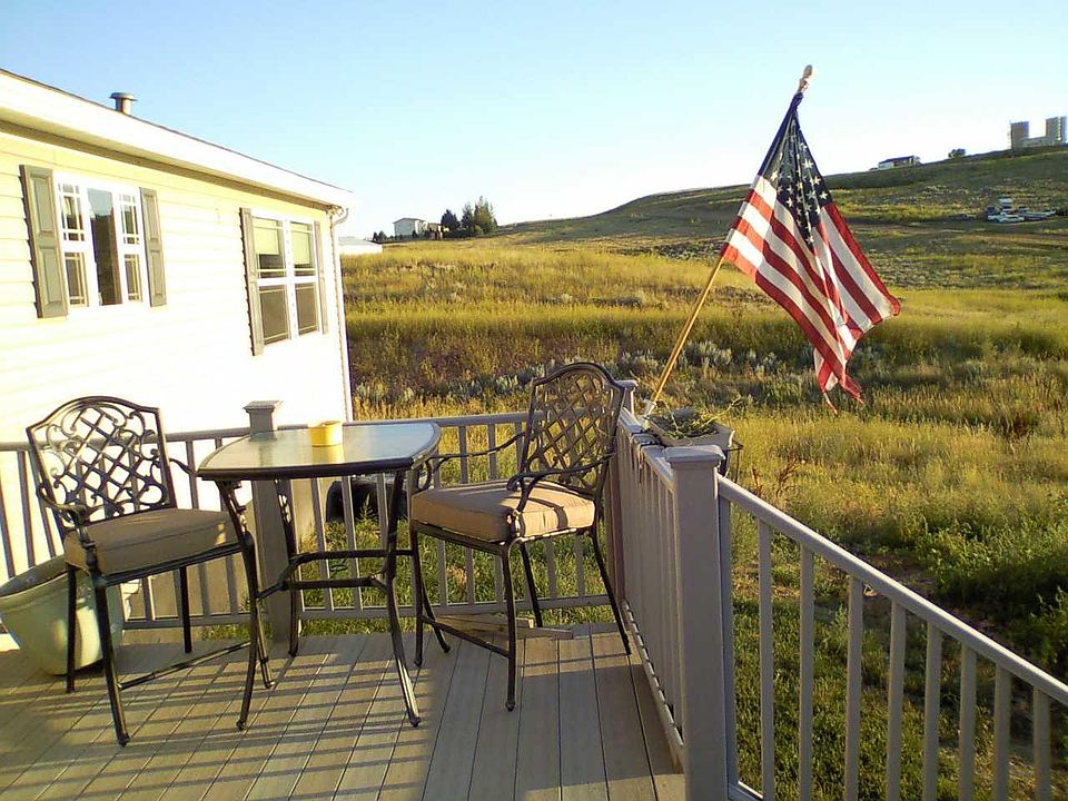 Front deck 16x16 maintenance free and west facing