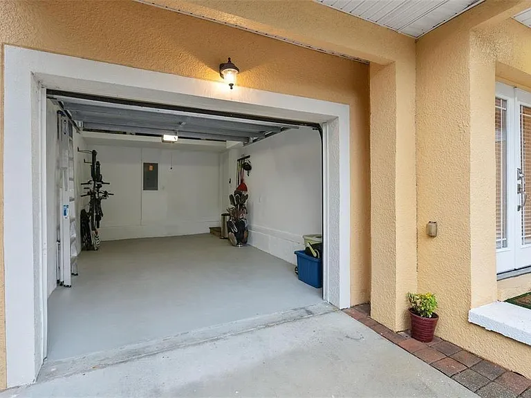 828 Ellwood Ave #J — Photo 33