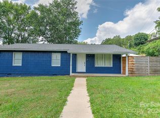 15 Penland St, Clyde, NC 28721