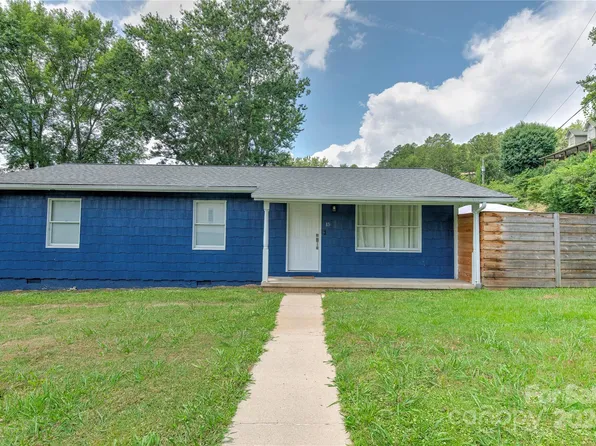15 Penland St, Clyde, NC 28721