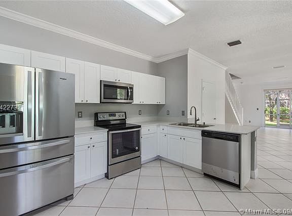 NEW Kitchen, NEW Appliances, NEW Bathrooms - Best Schools in Weston