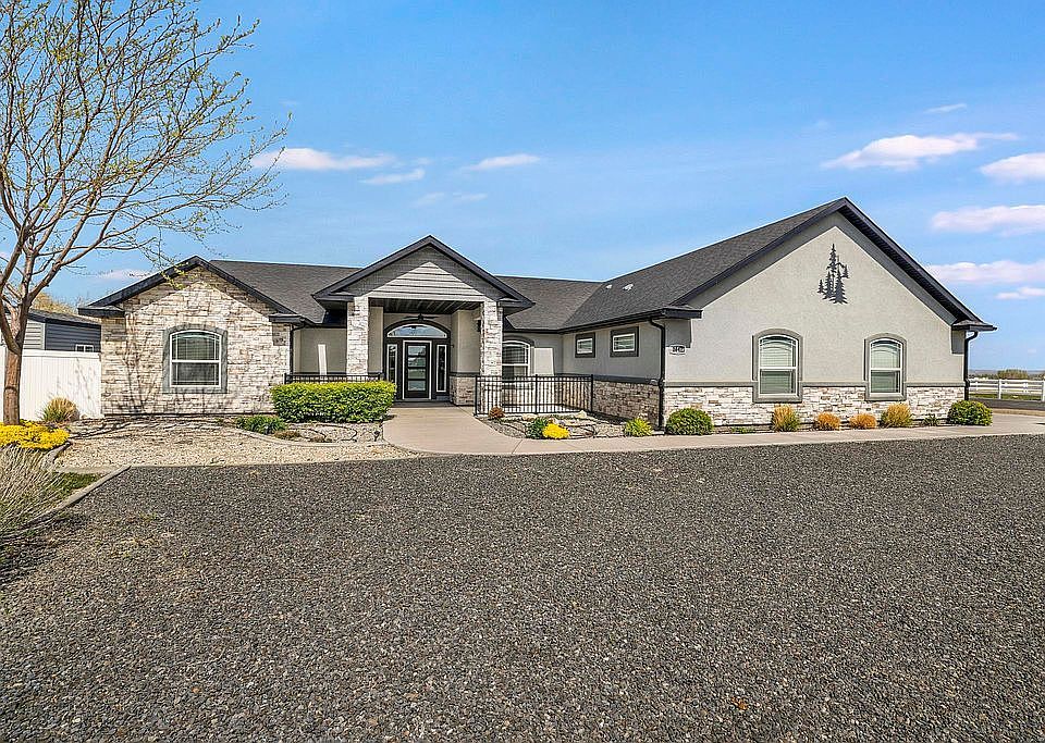 1st image of 3847 Glasswing Dr