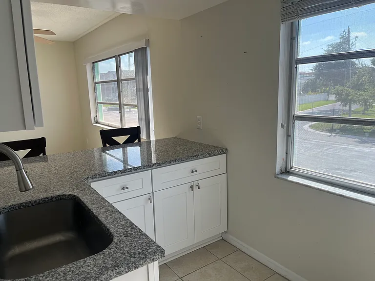 2303 Bay Blvd #2 — Photo 15