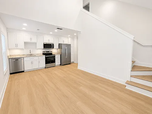 1541 Payne St Photo 1