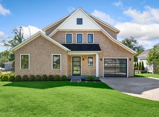 135 South Rd, Westhampton, NY 11977