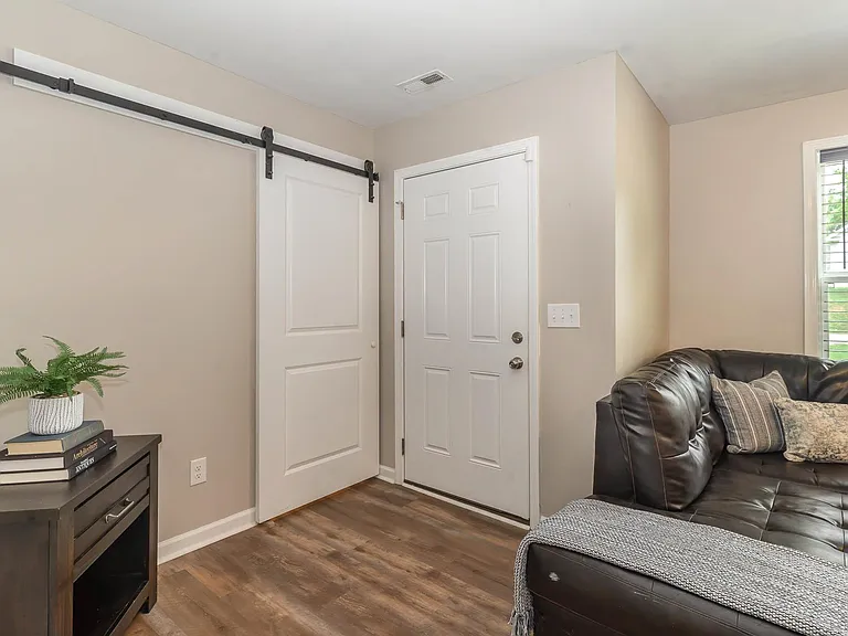 908 Mapleash Ave — Photo 14