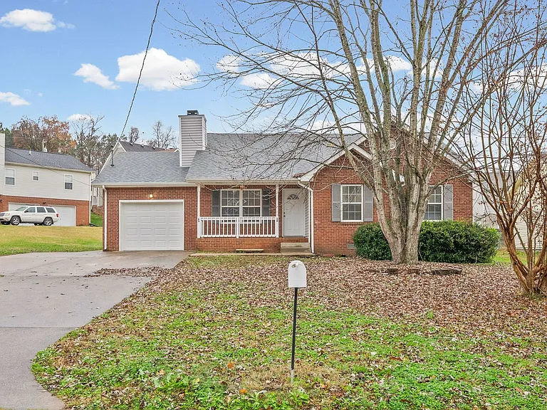 386 Brook Mead Dr — Photo 1