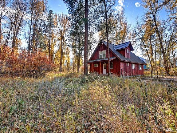 2nd image of 614 N Methow Valley Hwy