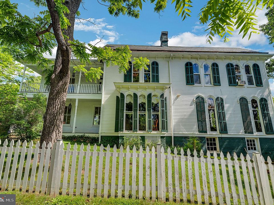 144 S Court St, Luray, VA 22835 Zillow