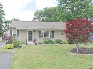 25 Chapman Dr, Albany, NY 12203