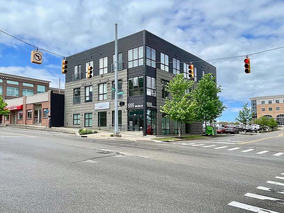 555 Michigan St NE #202