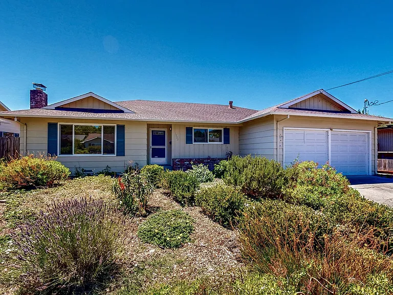 1925 Leafgreen Dr — Photo 1