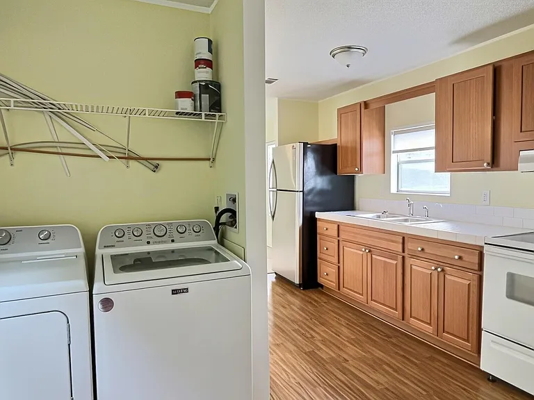 467 Olive Cir — Photo 8