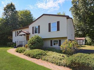 16 Tanglewood Ln, Poughkeepsie, NY 12603
