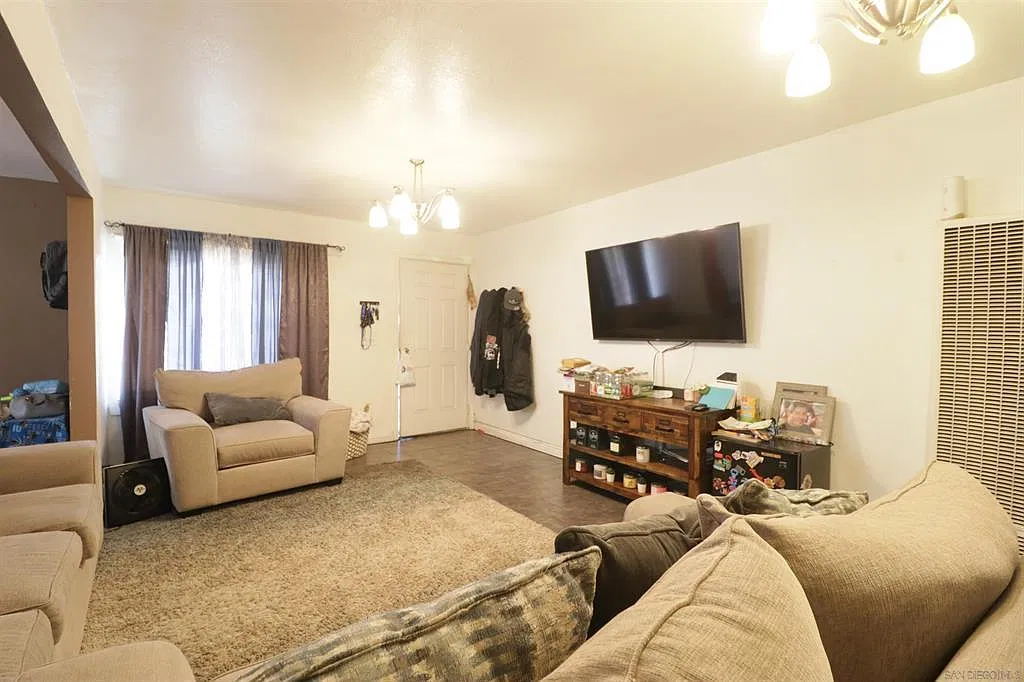 3 bed, 1350 sqft, $4,150 — Photo 4