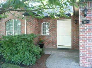 967 Fairway Pl, Springfield, OR 97477