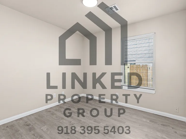 1600 W Madison St — Photo 21