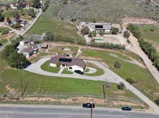 11141 Darling Rd, Saugus, CA 91390