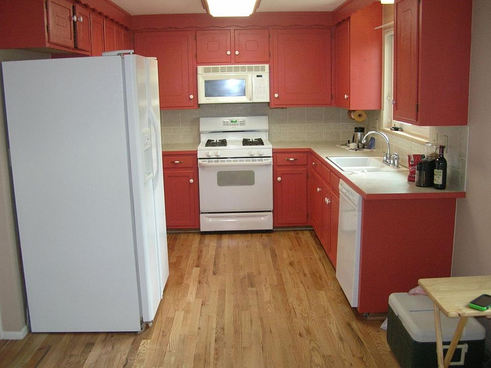 2nd image of 501 High Dr