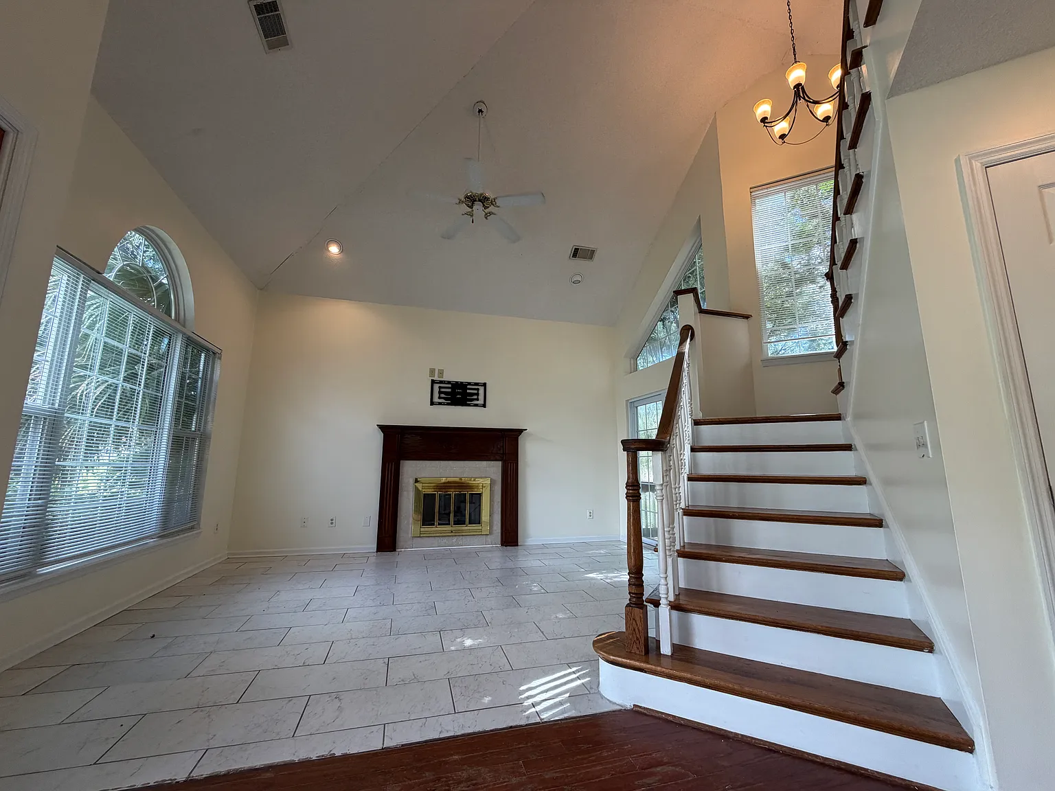 3 bed, 2.5 bath, 2186 sqft, $1,800 — Photo 4
