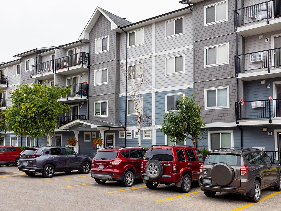 2471 Main St