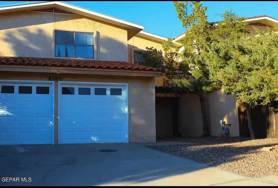 6105 Los Robles Dr