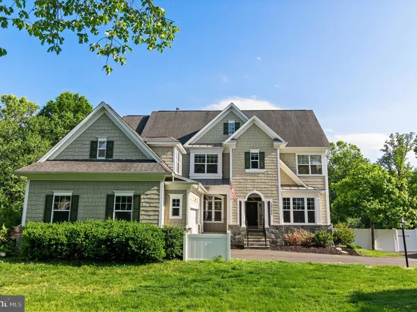 19244 Fuller Heights Rd, Triangle, VA 22172