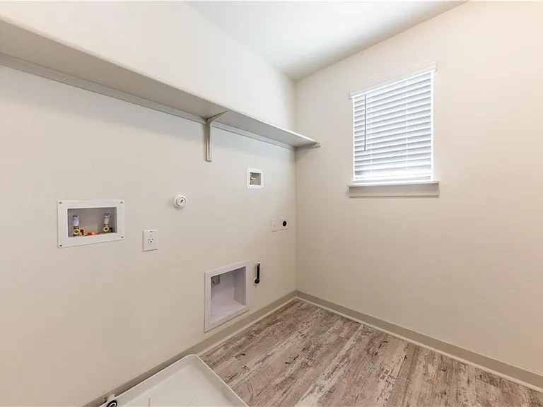 8304 Mimi Ln — Photo 20