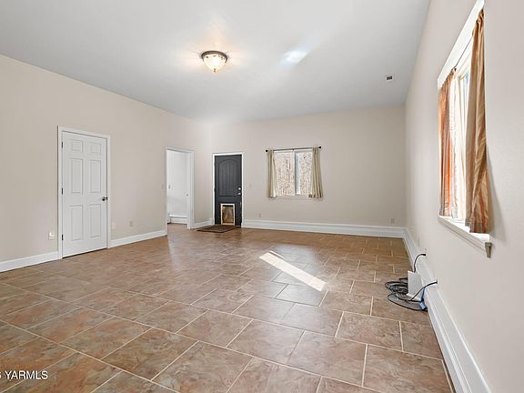 5th image of 1575 Nile Rd