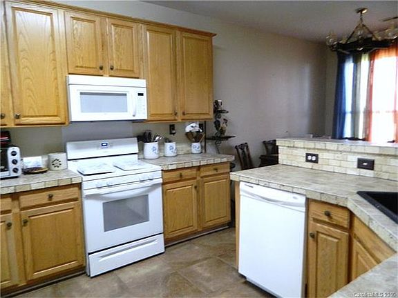 3rd image of 1217 E Arrow Lake Ct