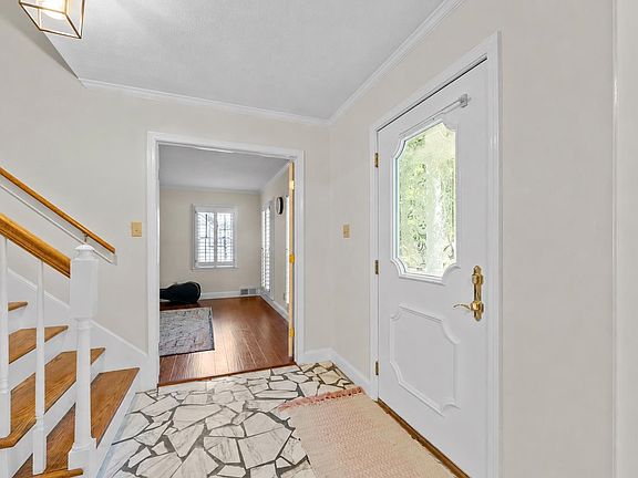 3rd image of 2218 Riverdale Rd