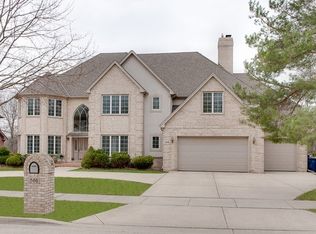 566 N Ellsworth Ave, Addison, IL 60101