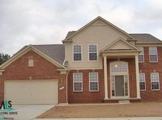 204 N Valley Strm, Holly, MI 48442