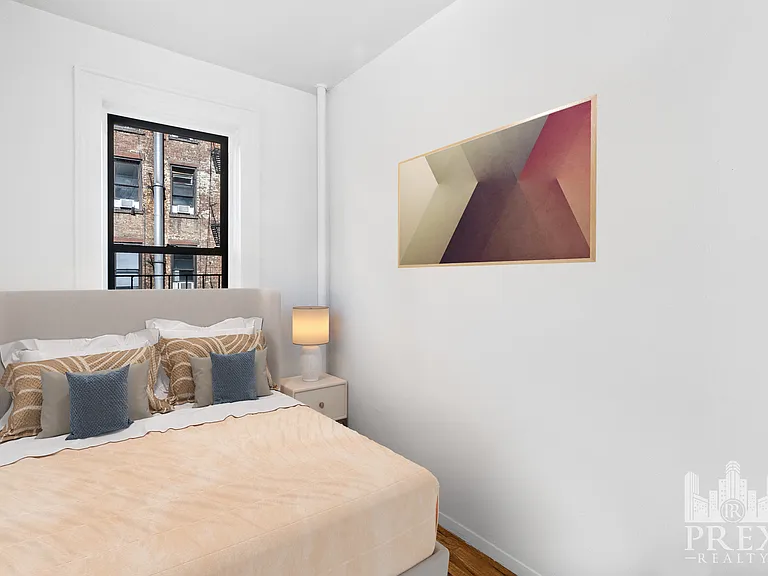 429 E 65th St #12 — Photo 3