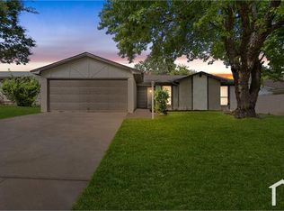 927 Lemontree Dr, Arlington, TX 76017