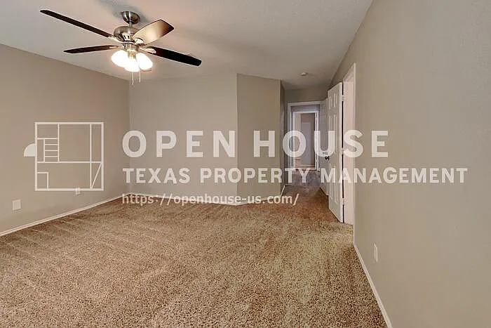 1022 Halifax Ln — Photo 9