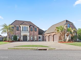 1002 Le Triomphe Pkwy, Broussard, LA 70518