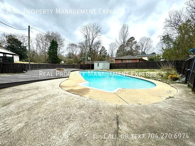 900 Tally Ho Ct — Photo 19