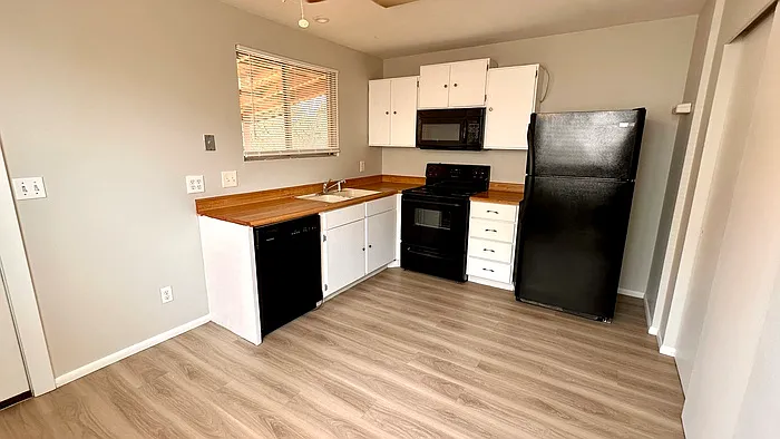 4 bed, 2.0 bath, 1423 sqft, $2,350 — Photo 4