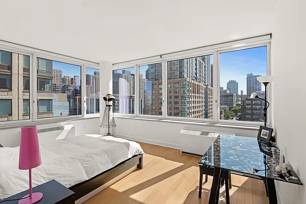 Sold by Nest Seekers International | media 8