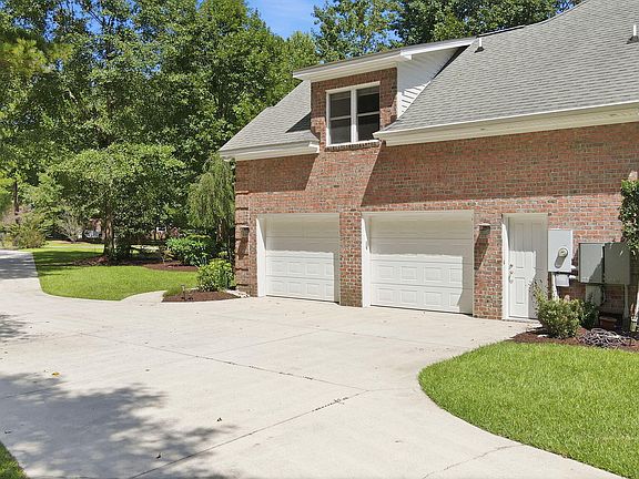 5th image of 3807 Leaf Court