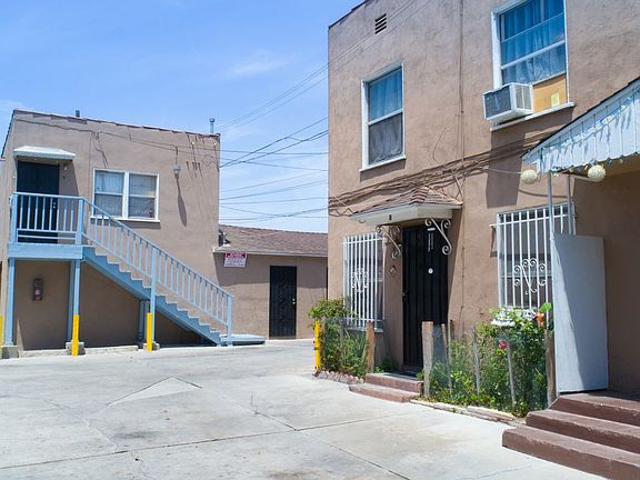 4th image of 10961 S Figueroa St