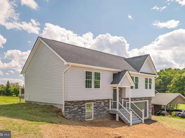 38 Waterview Dr, Capon Bridge, WV 26711