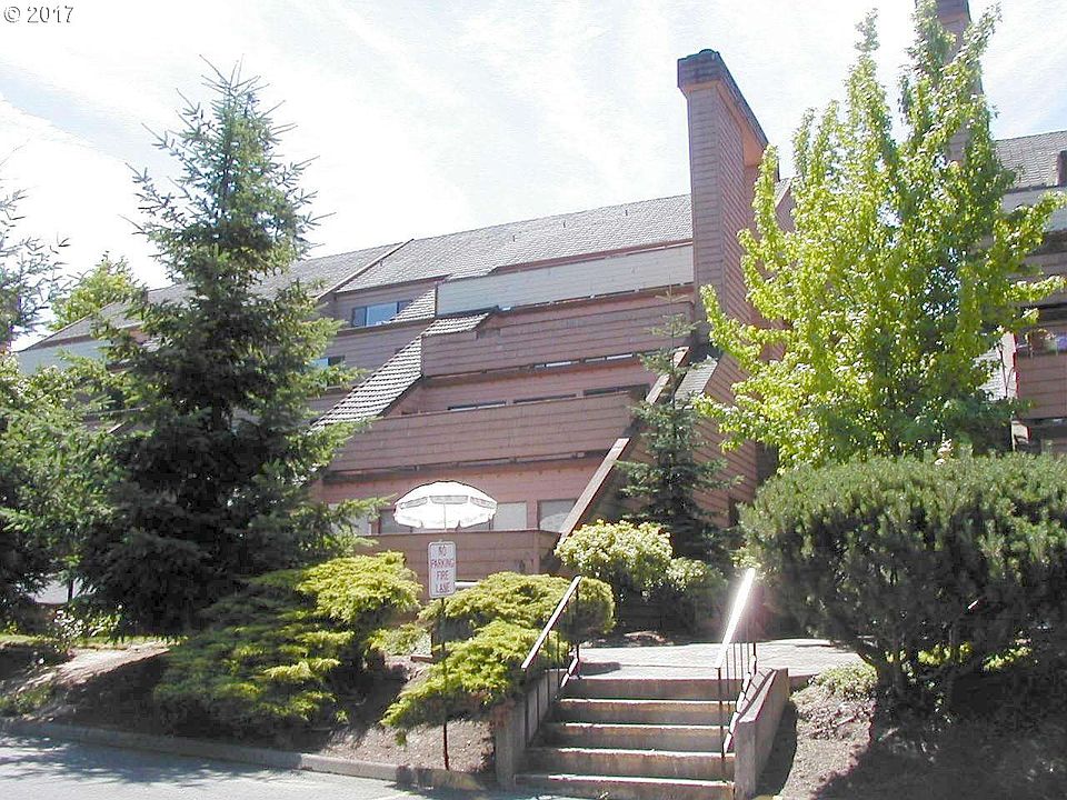 1st image of 1621 NE 113th St APT 333